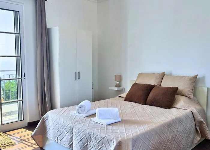 Semesterbostad Golden Horizon House By Sam *